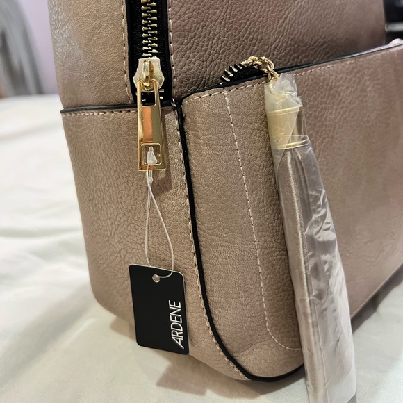 Backpack - Picture 3 of 5